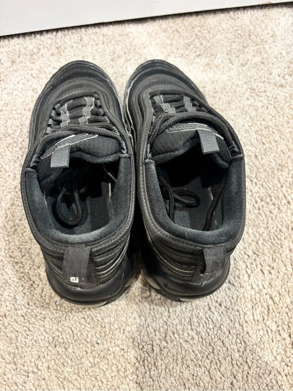 Nike Black Low-Top Wave Runner Sneakers